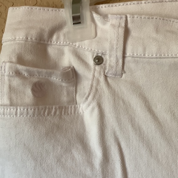 Gloria Vanderbilt White Amanda Jeans - Picture 2 of 7